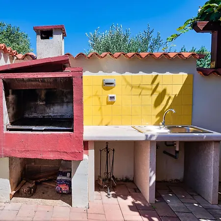 Teuta_commodious At The Vodnjan